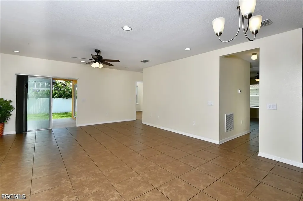 1913 SW 26th Terrace Cape Coral FL 33914