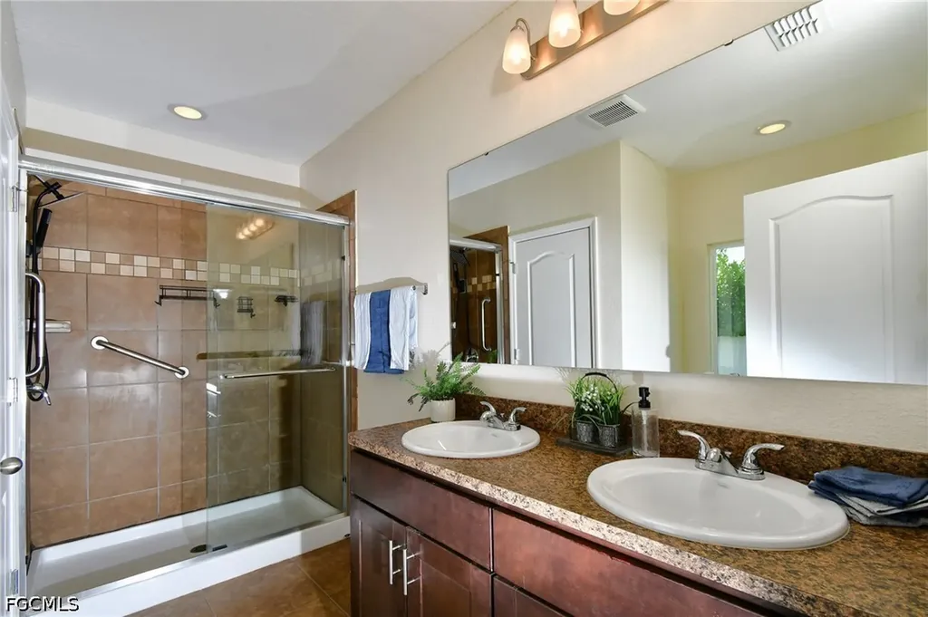 1913 SW 26th Terrace Cape Coral FL 33914