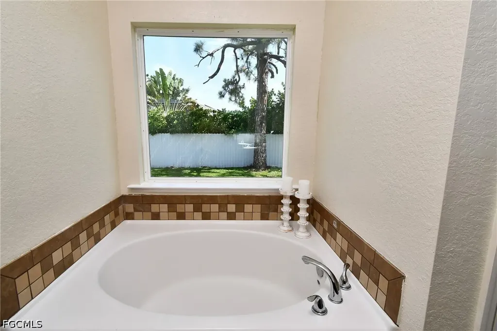 1913 SW 26th Terrace Cape Coral FL 33914