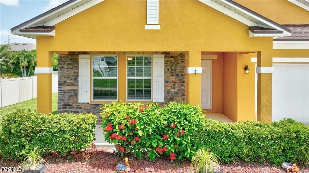 1913 SW 26th Terrace Cape Coral FL 33914