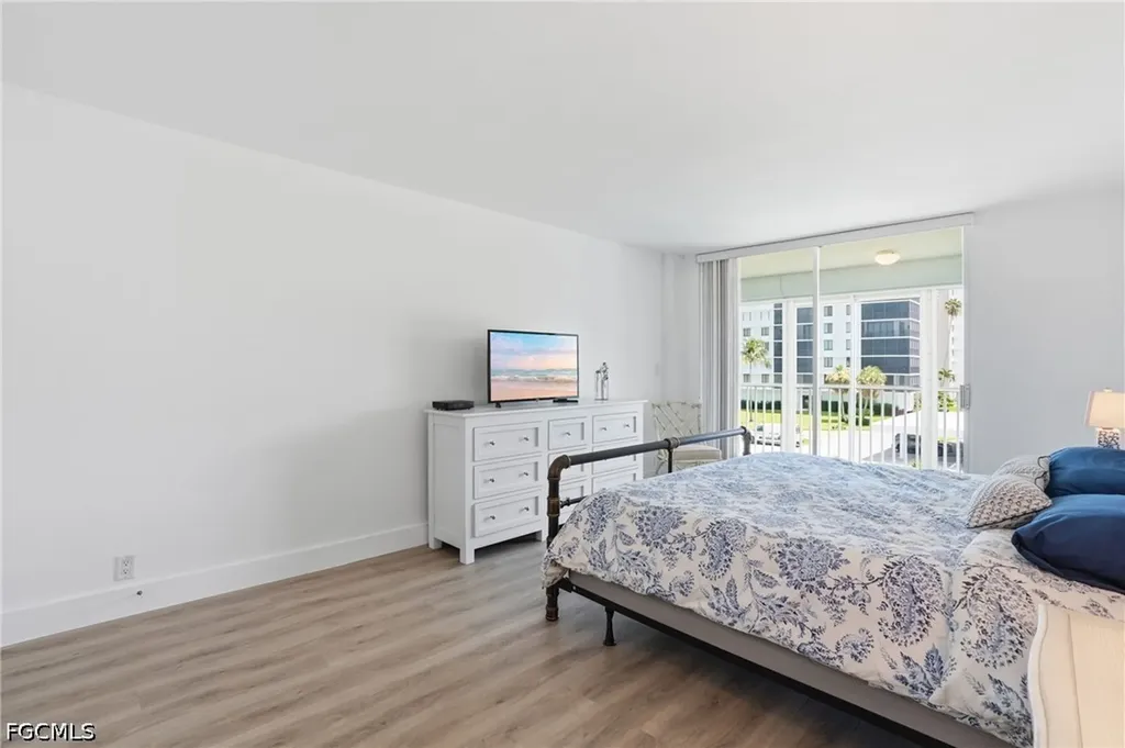 5 Bluebill Avenue Naples FL 34108