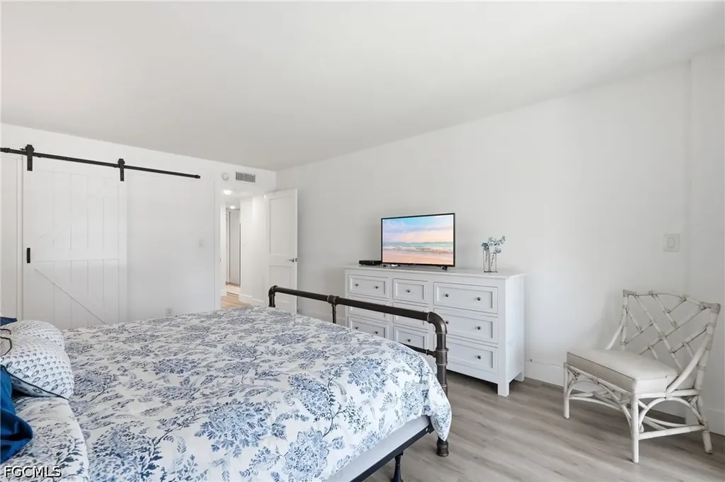 5 Bluebill Avenue Naples FL 34108
