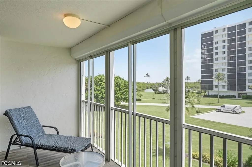 5 Bluebill Avenue Naples FL 34108