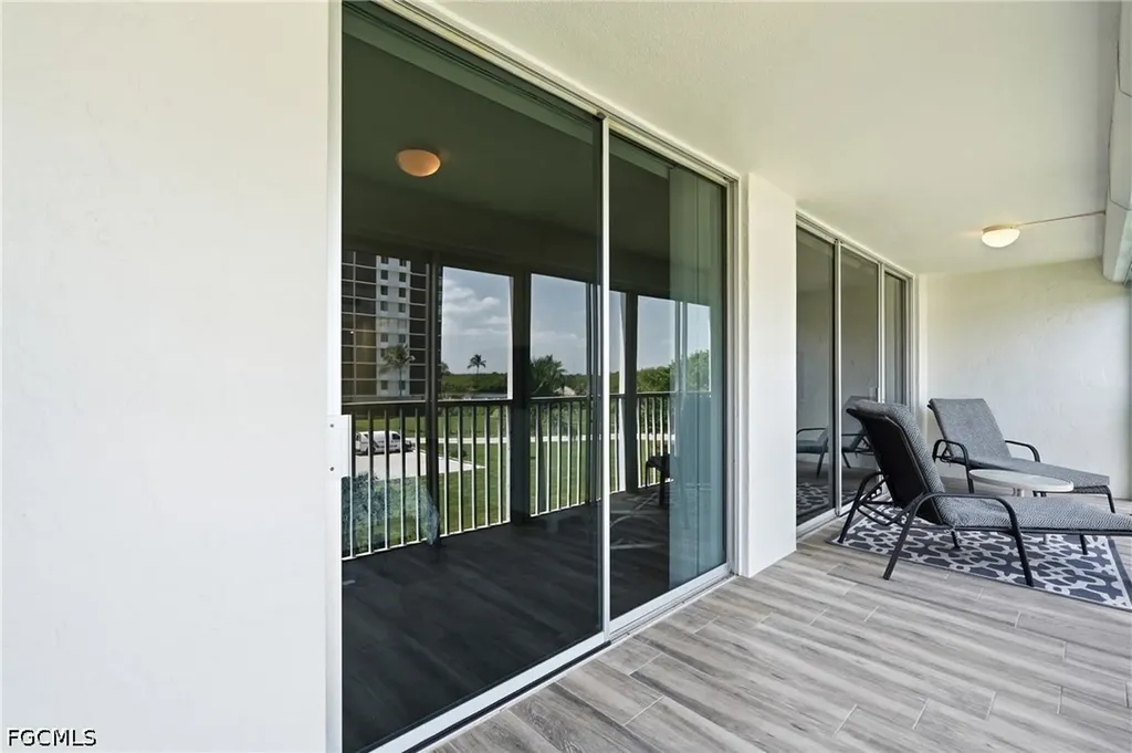 5 Bluebill Avenue Naples FL 34108