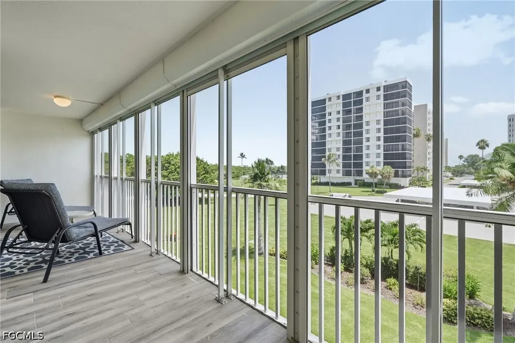5 Bluebill Avenue Naples FL 34108