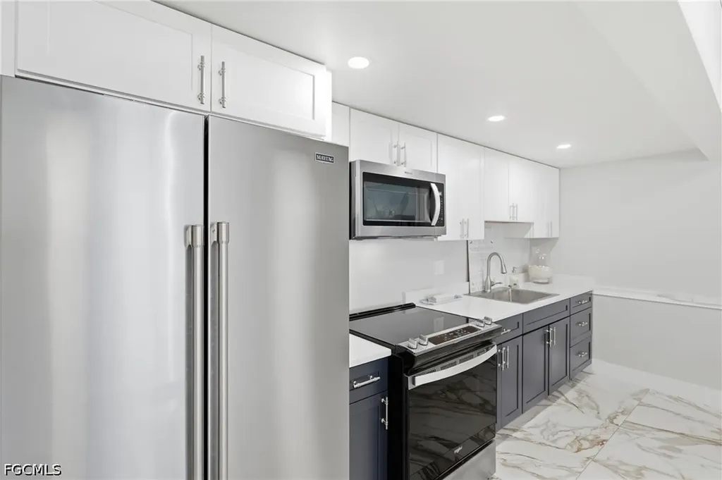 5 Bluebill Avenue Naples FL 34108