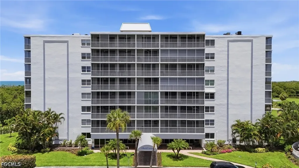 5 Bluebill Avenue Naples FL 34108