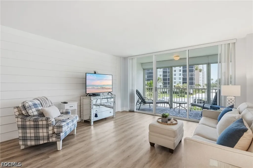 5 Bluebill Avenue Naples FL 34108