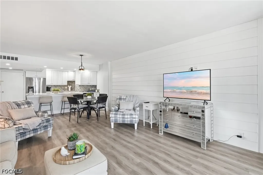 5 Bluebill Avenue Naples FL 34108