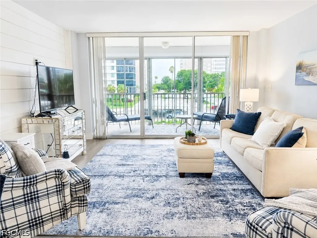5 Bluebill Avenue Naples FL 34108