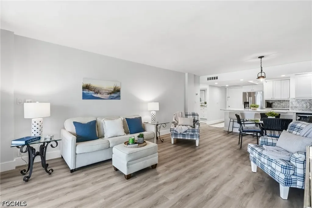 5 Bluebill Avenue Naples FL 34108