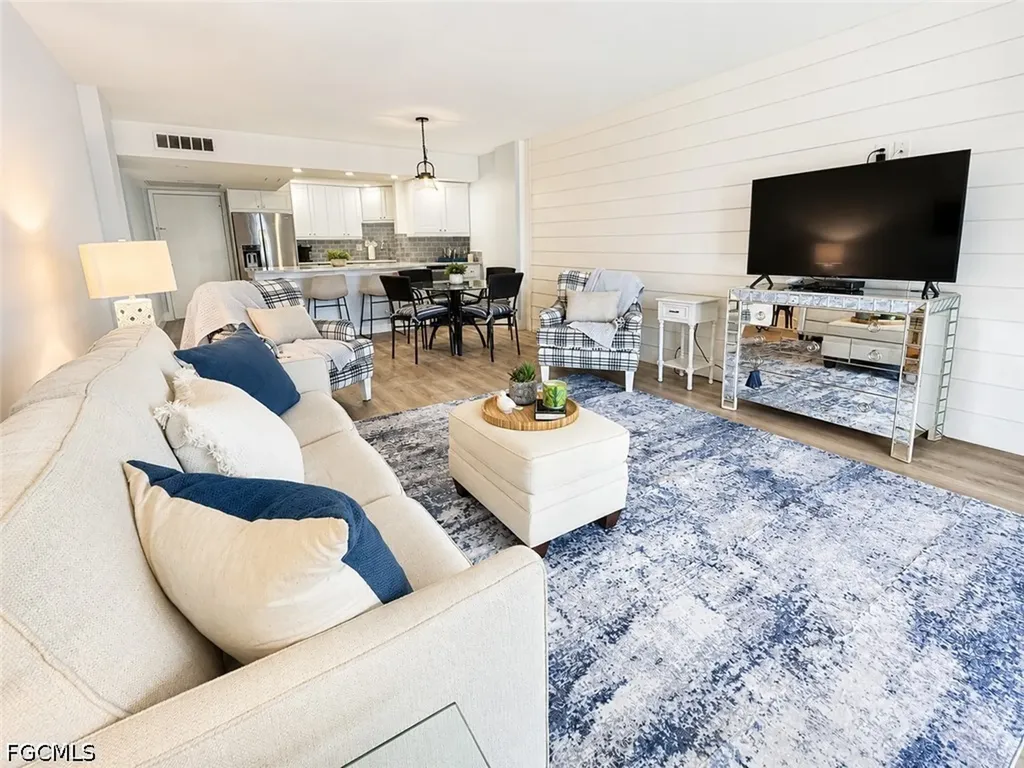 5 Bluebill Avenue Naples FL 34108