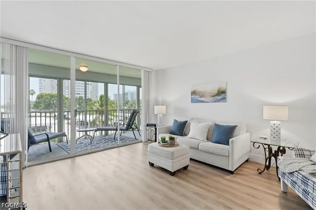 5 Bluebill Avenue Naples FL 34108