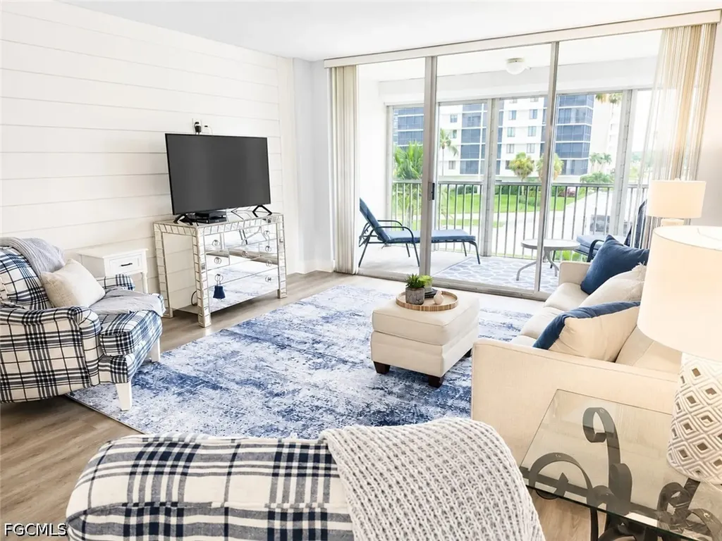 5 Bluebill Avenue Naples FL 34108
