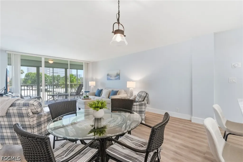 5 Bluebill Avenue Naples FL 34108