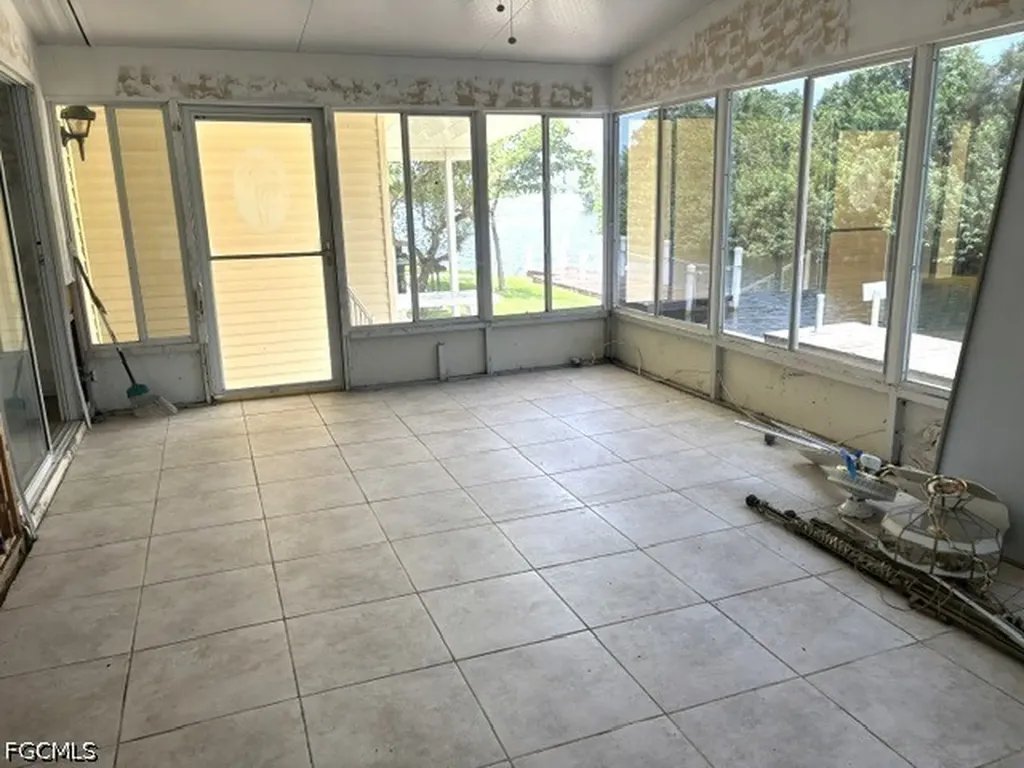 350 Shoreland Drive Fort Myers FL 33905