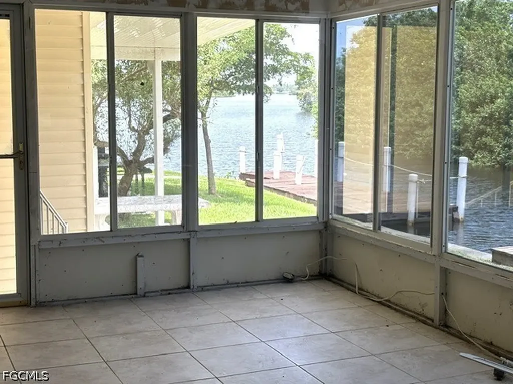 350 Shoreland Drive Fort Myers FL 33905