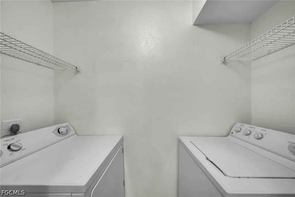 2885 Winkler Avenue Fort Myers FL 33916