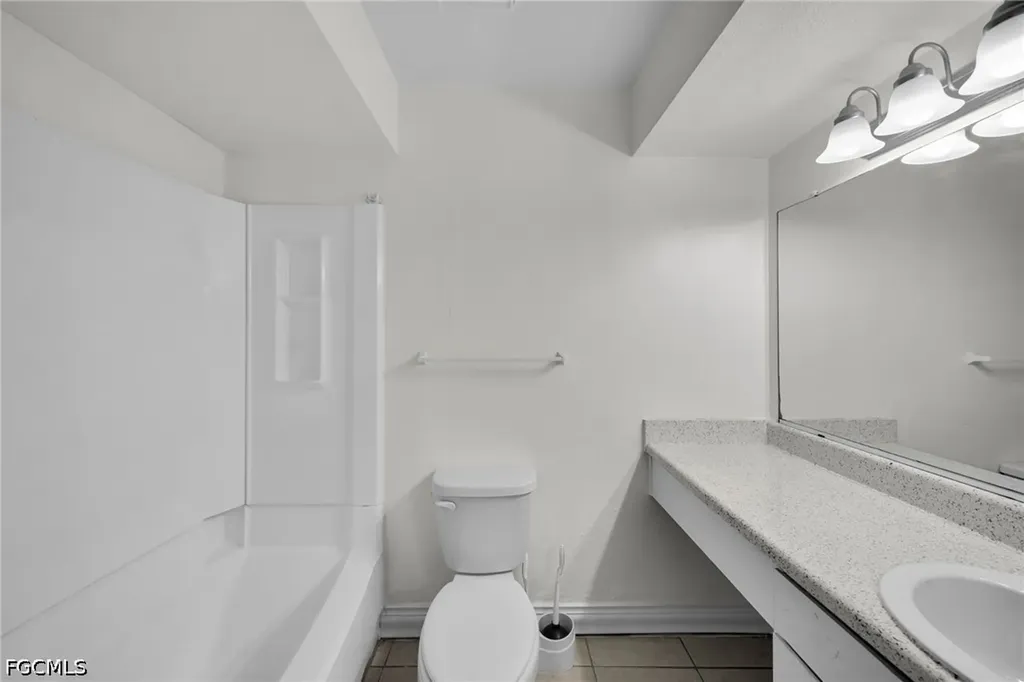 2885 Winkler Avenue Fort Myers FL 33916