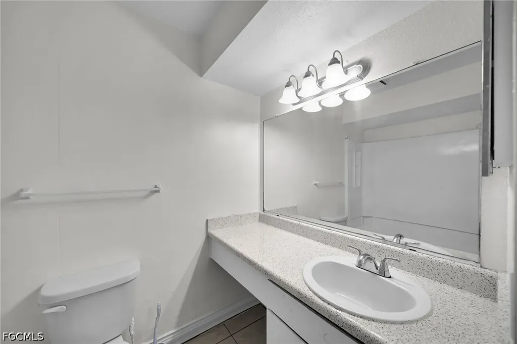 2885 Winkler Avenue Fort Myers FL 33916