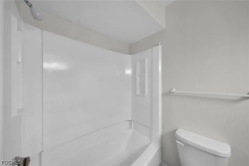 2885 Winkler Avenue Fort Myers FL 33916