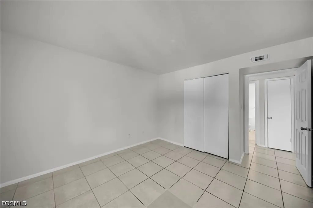 2885 Winkler Avenue Fort Myers FL 33916