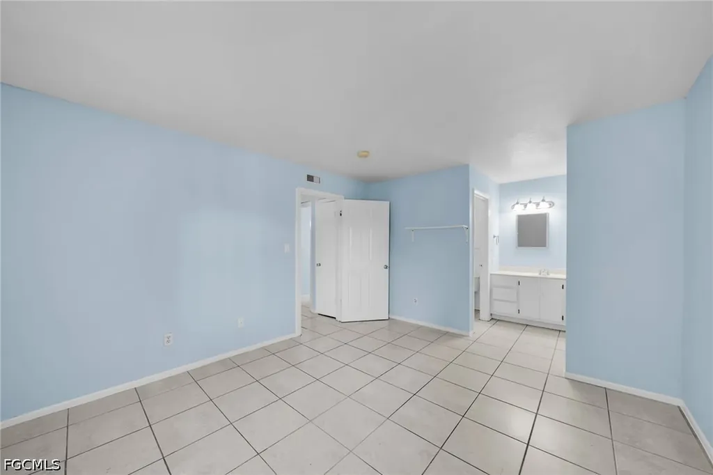 2885 Winkler Avenue Fort Myers FL 33916