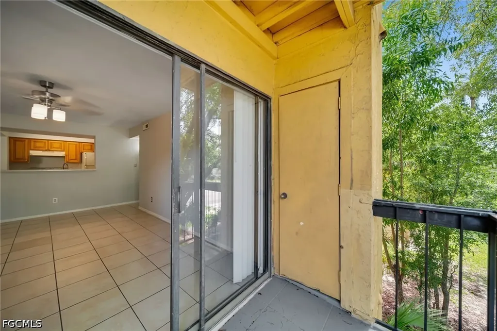 2885 Winkler Avenue Fort Myers FL 33916