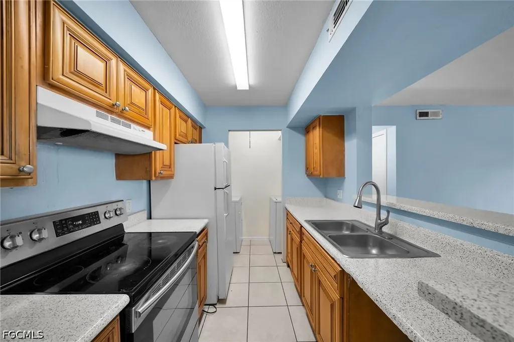 2885 Winkler Avenue Fort Myers FL 33916