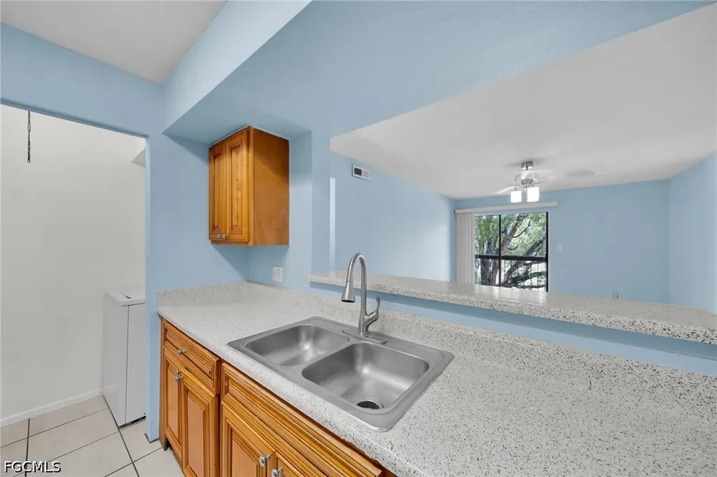 2885 Winkler Avenue Fort Myers FL 33916