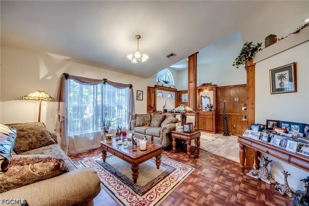 4600 SW 5th Place Cape Coral FL 33914