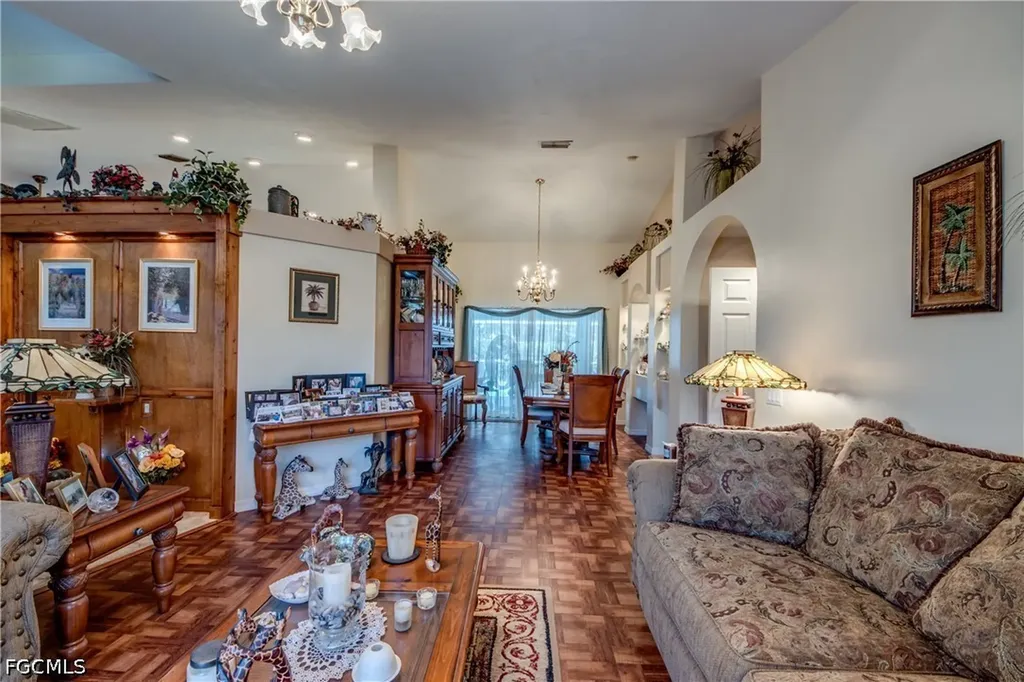 4600 SW 5th Place Cape Coral FL 33914