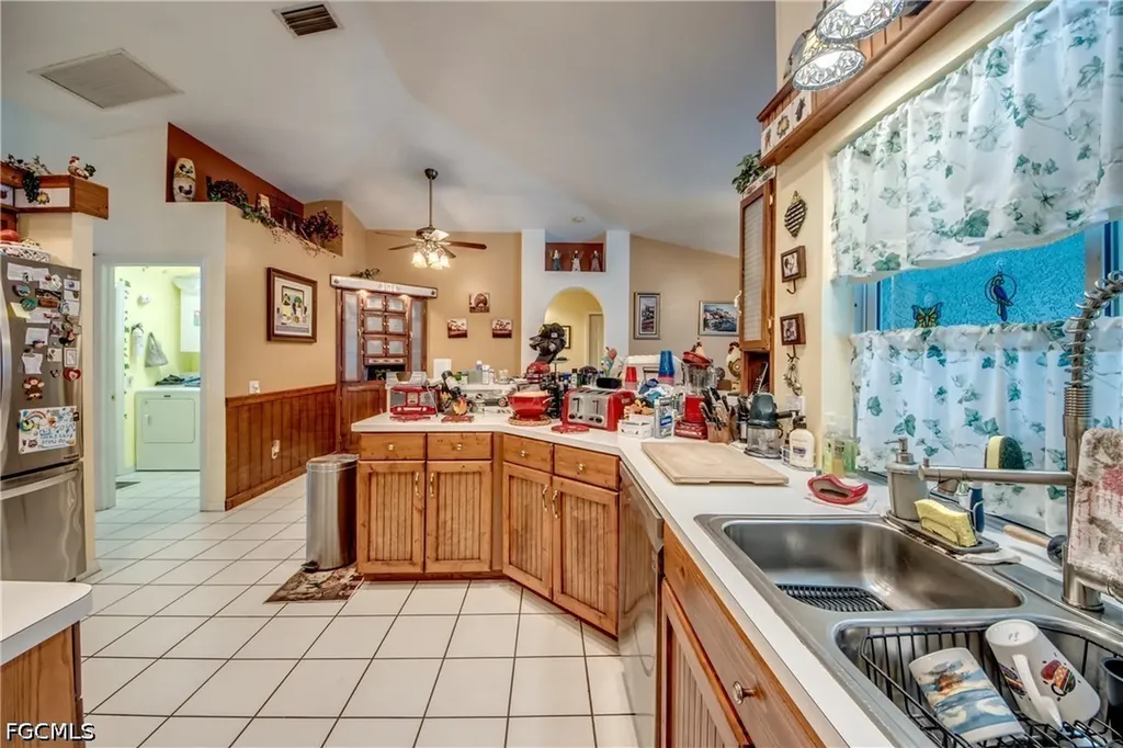 4600 SW 5th Place Cape Coral FL 33914