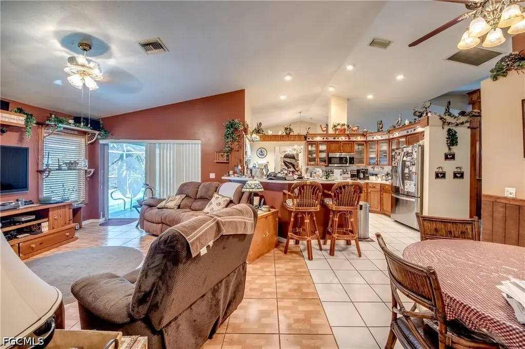 4600 SW 5th Place Cape Coral FL 33914