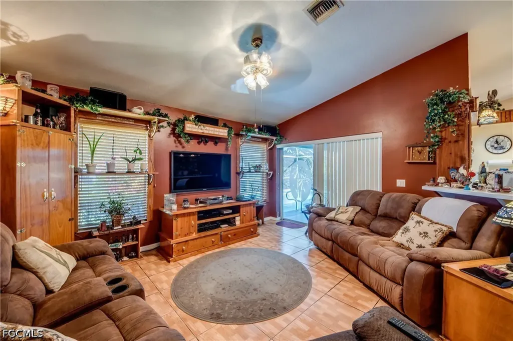 4600 SW 5th Place Cape Coral FL 33914