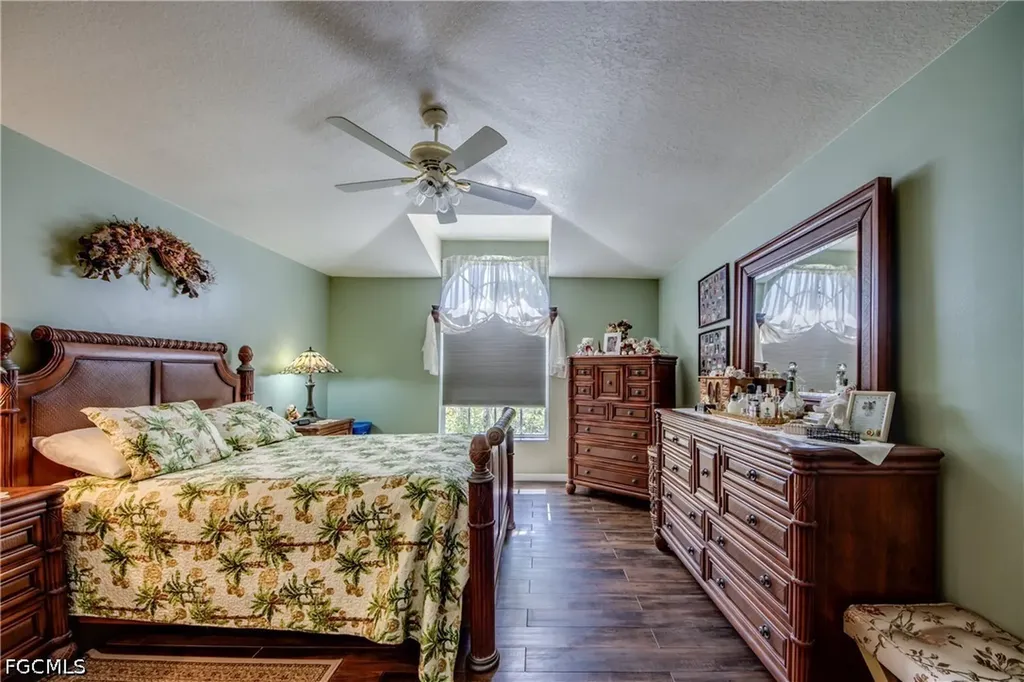 4600 SW 5th Place Cape Coral FL 33914