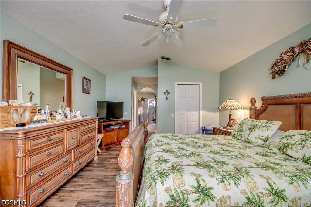 4600 SW 5th Place Cape Coral FL 33914