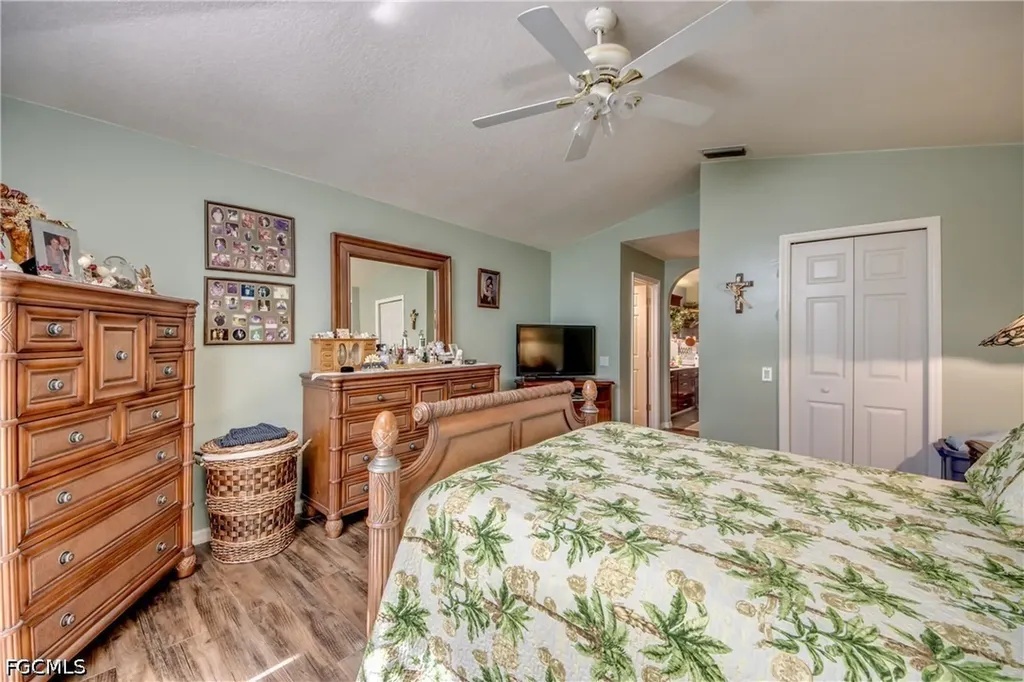 4600 SW 5th Place Cape Coral FL 33914