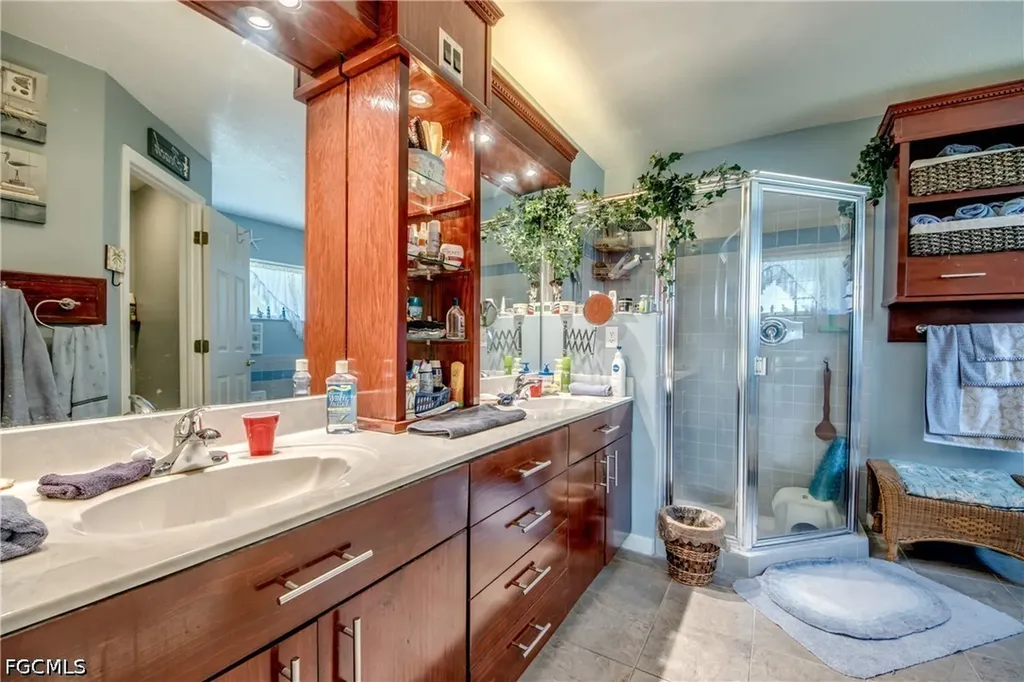 4600 SW 5th Place Cape Coral FL 33914