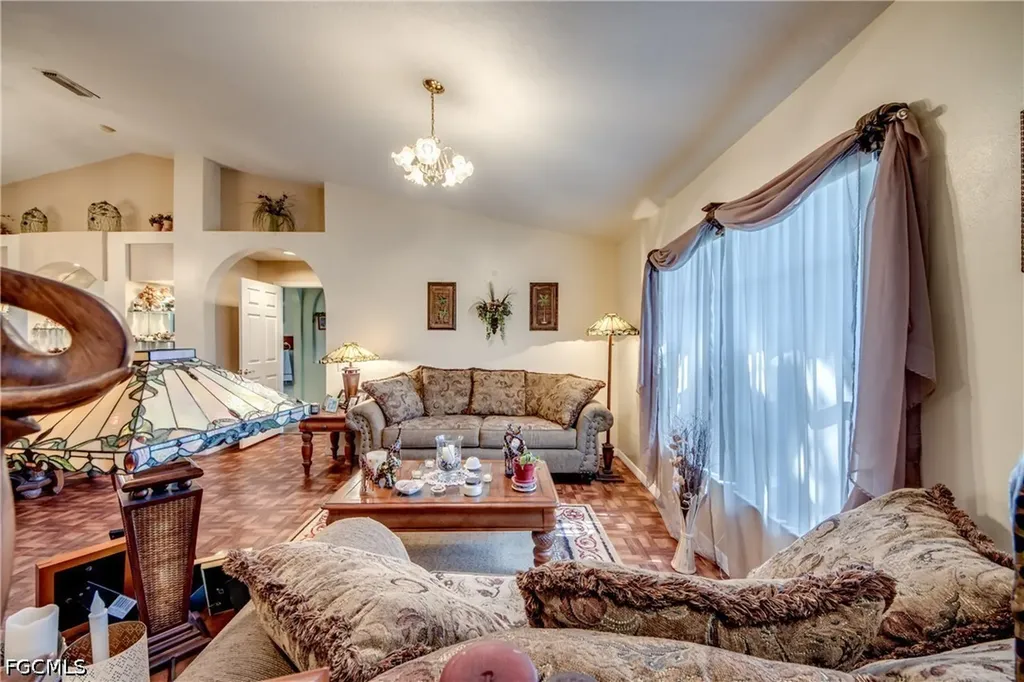 4600 SW 5th Place Cape Coral FL 33914