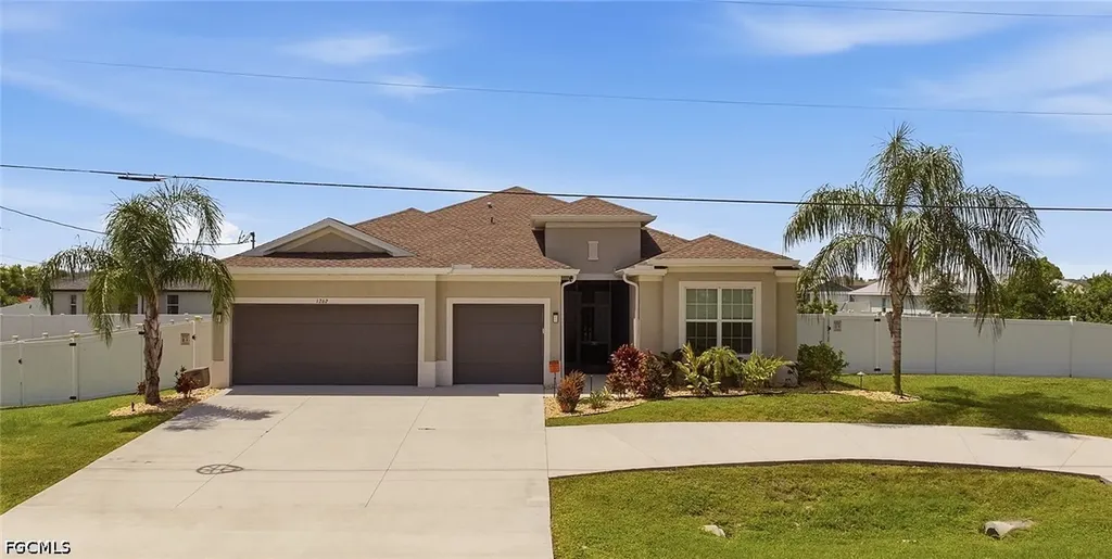 1262 N Gator Circle Cape Coral FL 33909