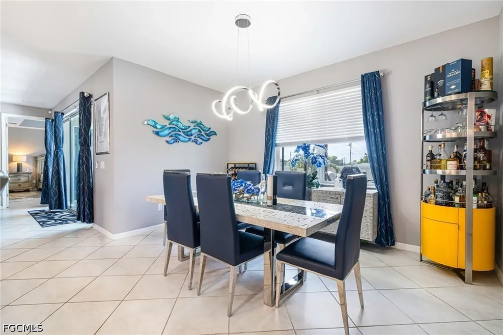 1262 N Gator Circle Cape Coral FL 33909