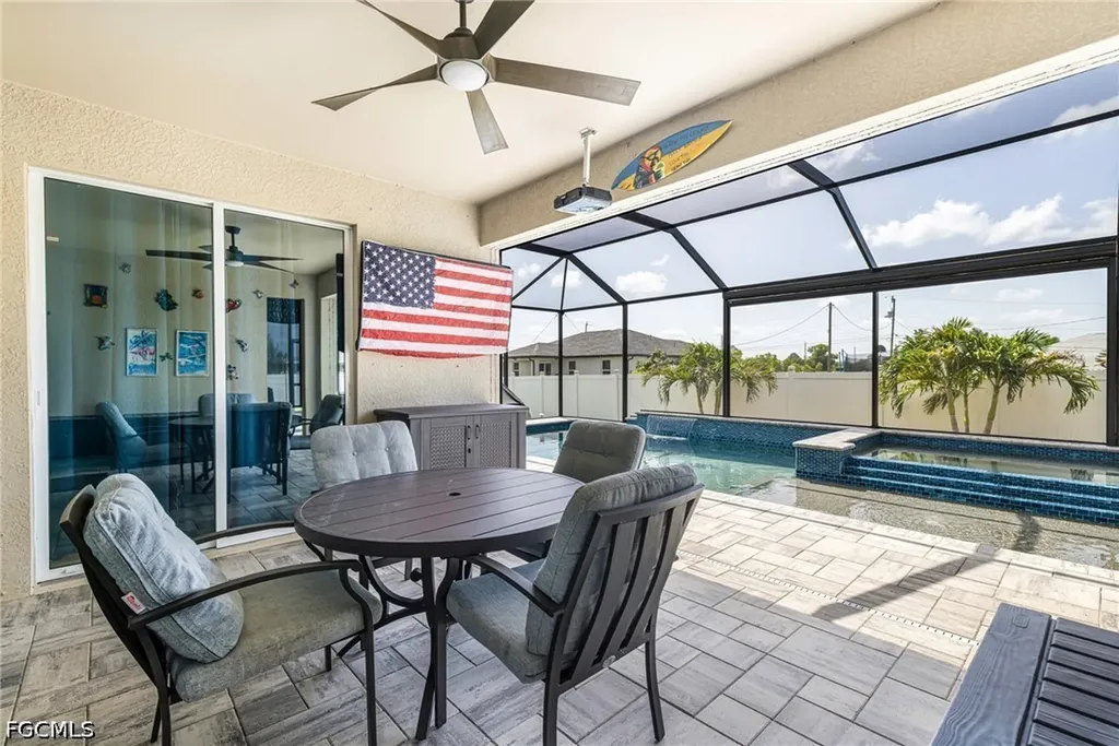 1262 N Gator Circle Cape Coral FL 33909