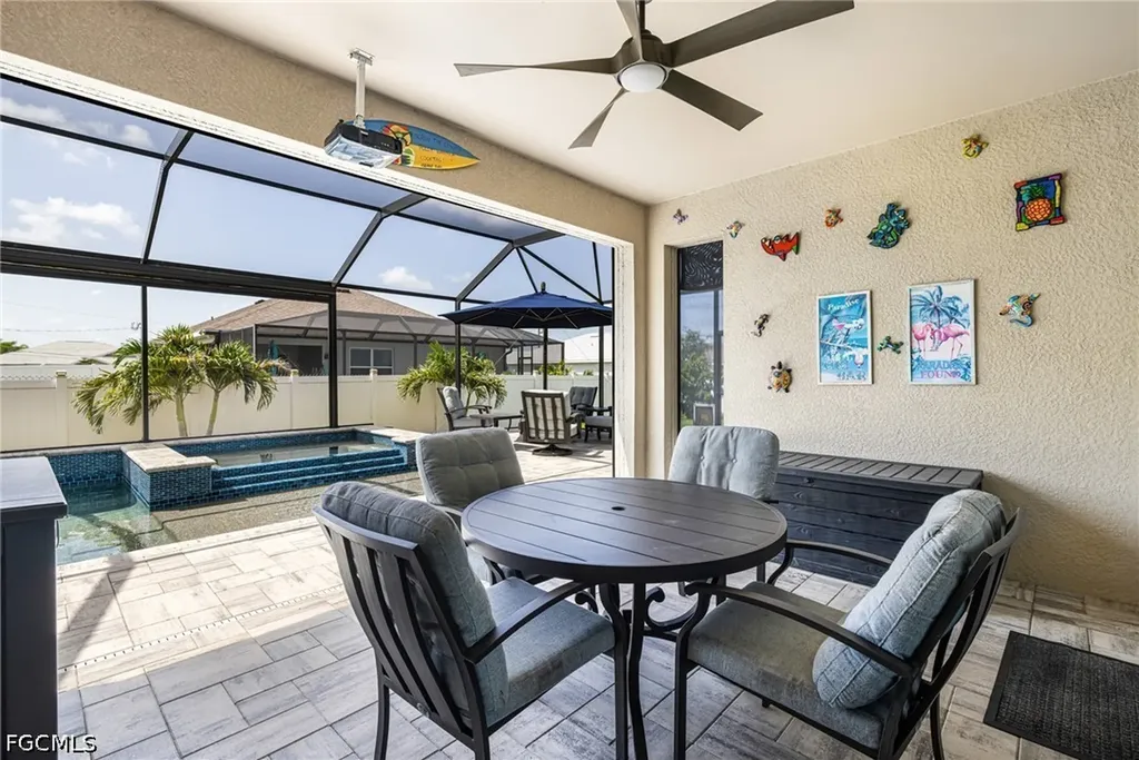 1262 N Gator Circle Cape Coral FL 33909