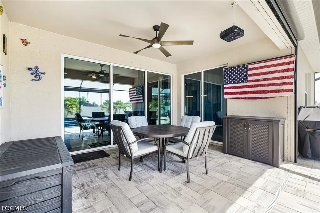 1262 N Gator Circle Cape Coral FL 33909