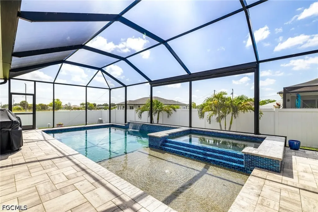 1262 N Gator Circle Cape Coral FL 33909