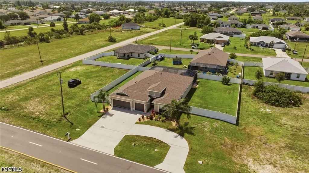 1262 N Gator Circle Cape Coral FL 33909