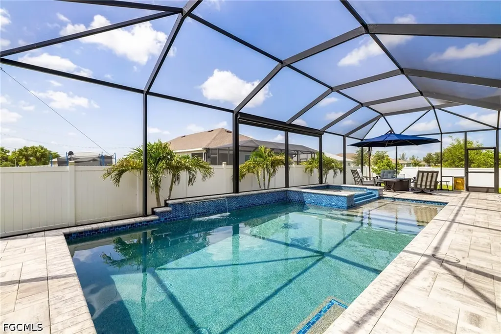 1262 N Gator Circle Cape Coral FL 33909
