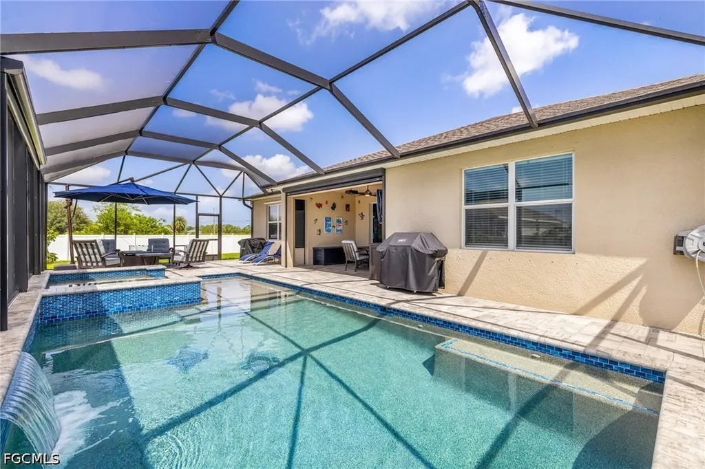 1262 N Gator Circle Cape Coral FL 33909