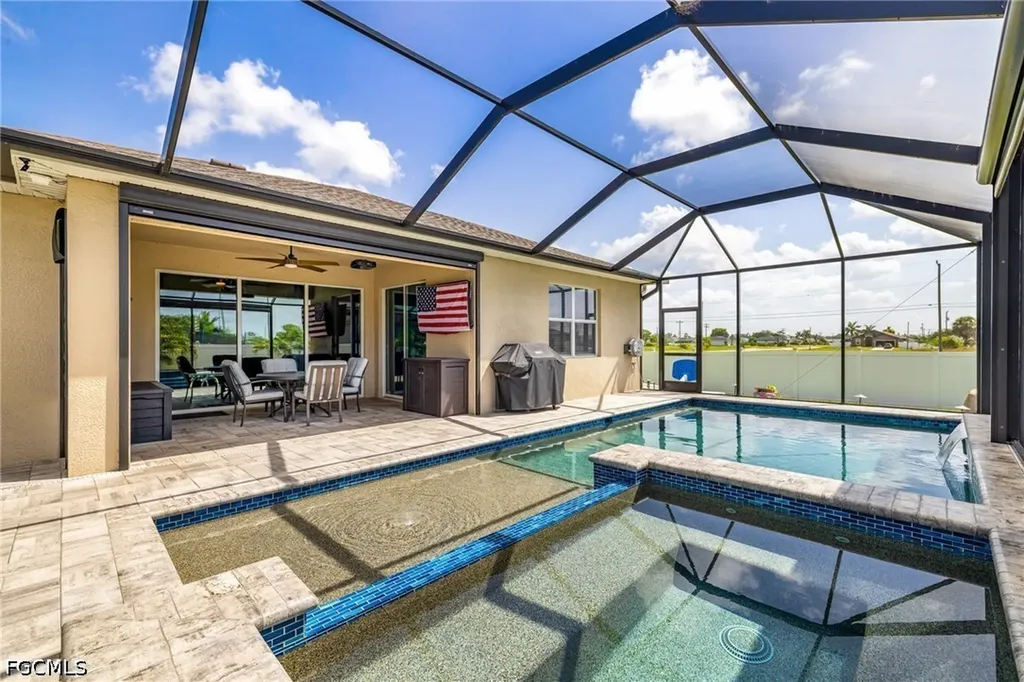 1262 N Gator Circle Cape Coral FL 33909